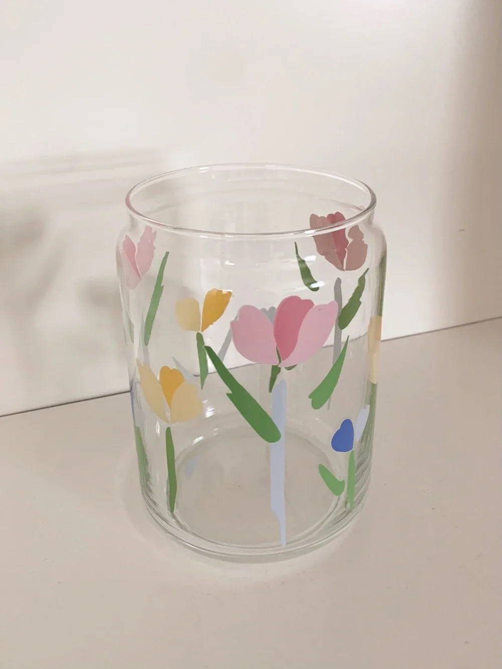 Hold Vintage glass tulip vase